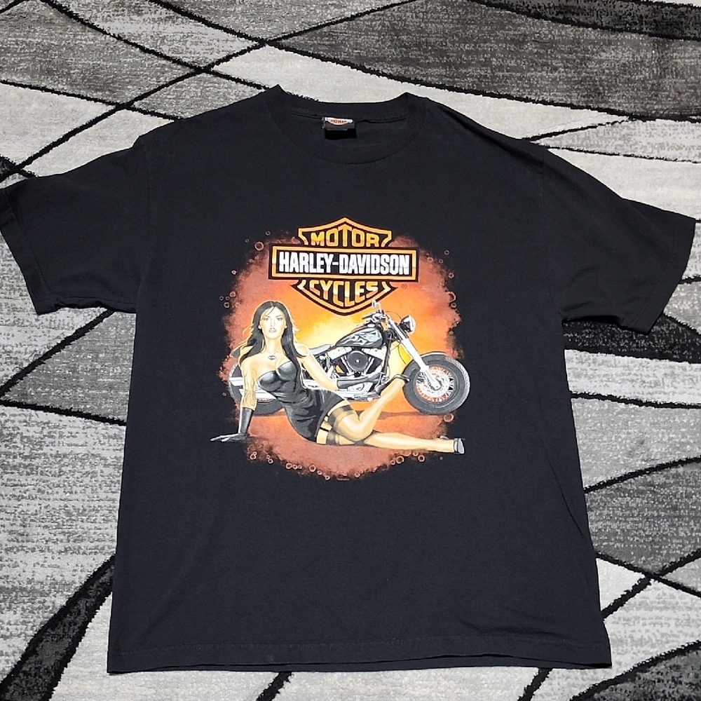 HARLEY DAVIDSON MOTORCYCLES 2016 GRAPHIC PIN-UP GIRL BLACK CREW-NECK TEE-SHIRT